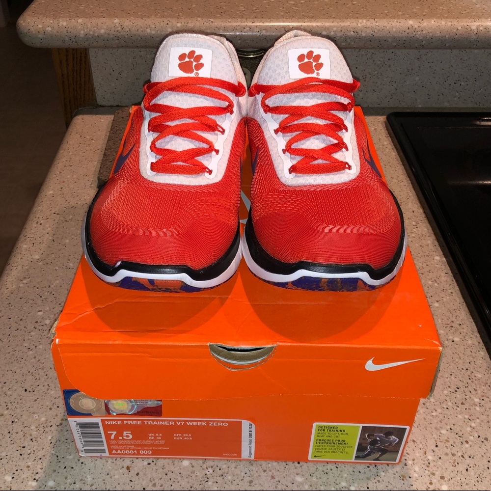 Clemson Nike Men’s 7.5/Woman’s 9 💜🧡
